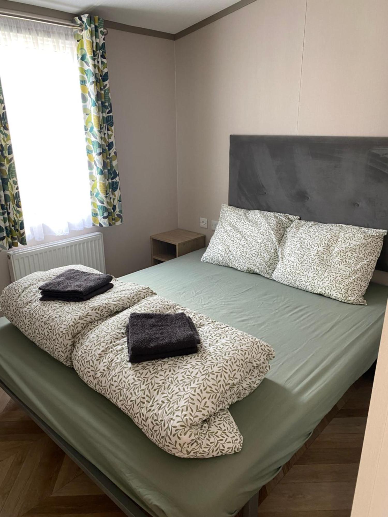 4 Persoons Chalet Hz 21 Lauwersoog Eksteriør bilde